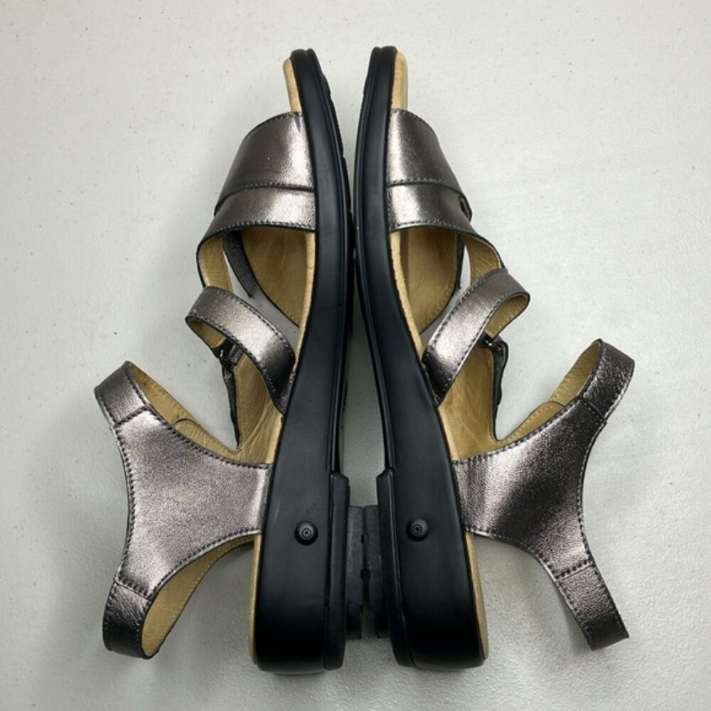 Gravity Defyer Leather Wedge Slingback Comfort Sandals - Picture 5 of 10
